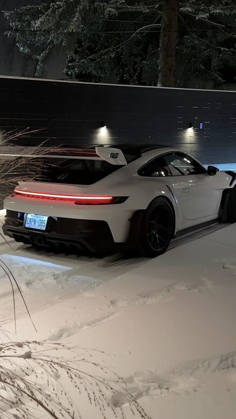 Porshe White Car, Porsche Snow Wallpaper, Porsche Live Wallpaper, Porsche Turbo S Wallpaper, Best Phone Wallpaper For Men, Luxury Astethic, Porshe Aesthic, Porsche Gt3 Wallpaper, Wigets Pictures Aesthetic