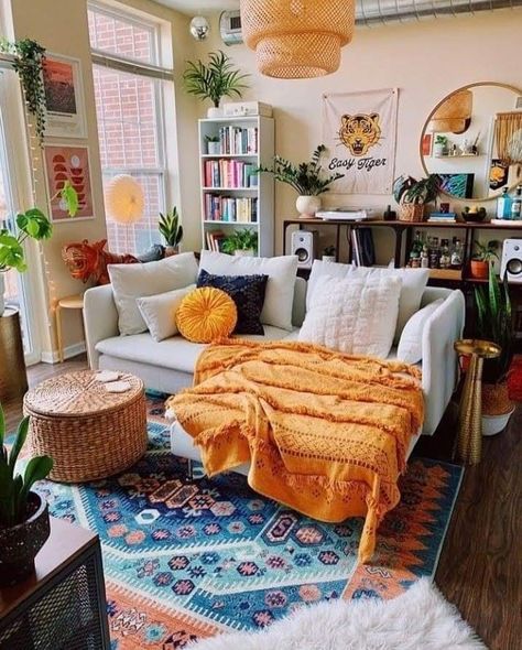 Lots Of Plants, Colourful Living Room, Apartment Decor Inspiration, Future Apartment, Cozy Apartment, Apartment Inspiration, Cozy Room, Living Room Inspo, Eclectic Home