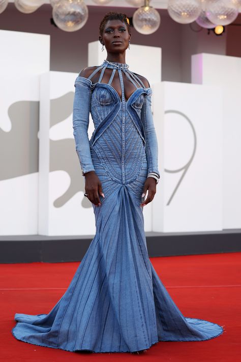 Dress With Jeans, Bones And All, Best Jeans For Women, Pregnancy Looks, Venice Film Festival, Pregnancy Wardrobe, Vanity Fair Oscar Party, Gala Dresses, On The Red Carpet