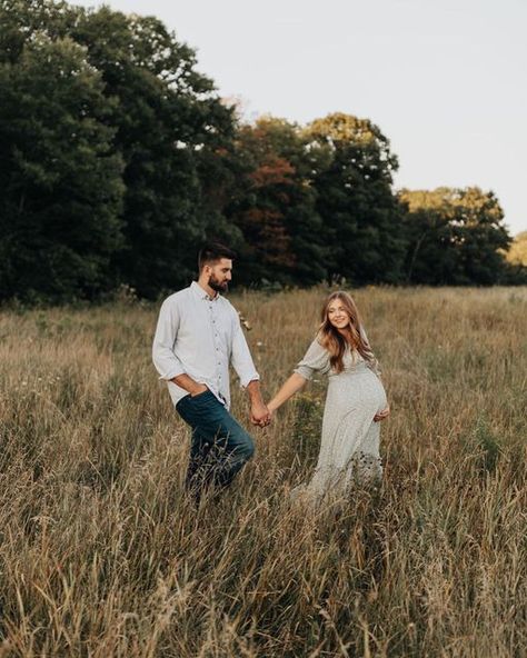 Michigan Photographer | Heather Michelle on Instagram: "Their first sweet babe ✨" Maternity Photos In A Field, Grass Maternity Photos, Maternity Shoot In A Field, Boho Field Maternity Shoot, Winter Maternity Shoot, Spring Maternity Photos, Outdoor Family Pictures, Tall Grass Maternity Photos, Indian Bride Photography Poses