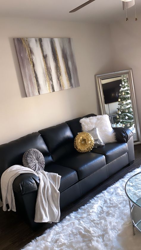 Living Room Inspo Black Leather Couch, Lounge With Black Leather Sofa, Black Leather Couch Decorating, Leather Black Sofa Living Room Decor, Living Room Designs Black Leather Couch, Black Leather Couches Living Room Ideas, Pillows For Black Leather Couch, Black Leather Couch Living Room Decor, Black Couch Aesthetic