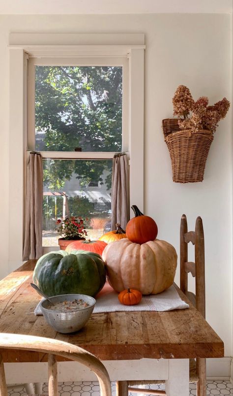 Autumn Farmhouse Aesthetic, Fall Farmhouse Aesthetic, Autumn Kitchen Aesthetic, Fall Pumpkin Decor, Autumn Instagram, Fall Farmhouse, Pumpkin Decor, Fall Inspo, Fall Feels