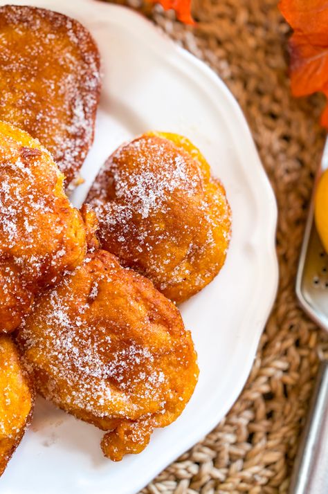 Pumpkin Fries, Bunuelos Recipe, Fried Pumpkin, Veggie Cakes, Pumpkin Fritters, Large Fries, Vegetarian Recipe, Fall Dessert, Winter Squash