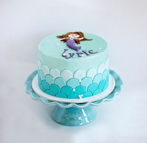 Small Mermaid Cake, Simple Mermaid Cake, Easy Mermaid Cake, Cakes Without Fondant, Frozen Mermaid, Doggie Birthday, Little Mermaid Cakes, Mermaid Theme Birthday Party, 1st Birthday Cakes