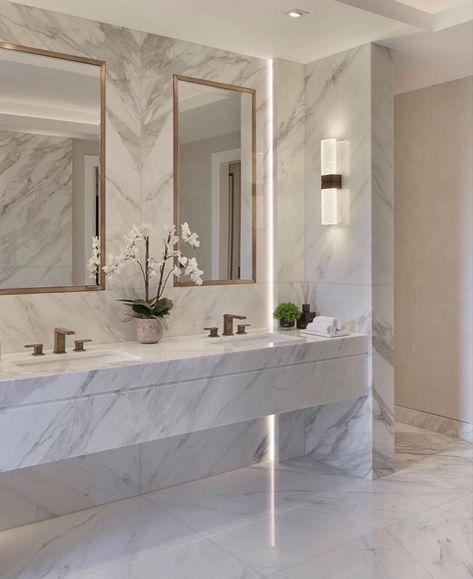 Sophie Paterson Interiors, Sophie Paterson, Bathroom Marble, Room Layouts, Bathroom Inspiration Modern, Bathroom Design Inspiration, Bathroom Design Decor, Bathroom Design Luxury, Modern Bathroom Decor