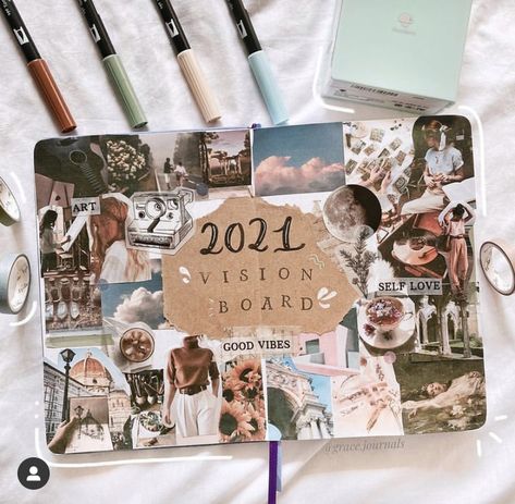 Corkboard Collage, Vision Journal Ideas, Vision Board Layout, Bullet Journal Goals Page, Creative Vision Boards, Vision Board Collage, My Vision Board, Vision Board Template, Vision Board Examples