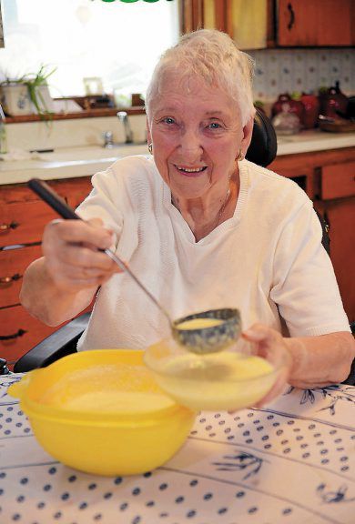 Just peachy: Pleasant Mount woman's Cold Peach Soup great summer refresher | Lifestyles | thetimes-tribune.com Chilled Peach Soup Recipe, Peach Soup Recipe, Peach Soup, Cold Soup Recipes, Fruit Soup, Chilled Soup, Spring Roll Recipe, Summer Soup, Sweet N Sour Chicken