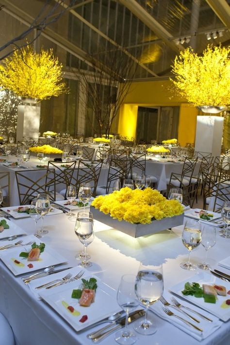 Yellow Forsythia, Yellow Wedding Decorations, Yellow Wedding Theme, Chinese Table, Yellow Party, Table Layout, Yellow Table, Yellow Theme, Bridal Ideas