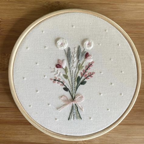 Bunch Of Flowers Embroidery, Bouquet Of Flowers Embroidery, Flower Bouquet Embroidery Pattern, Embroider Flower Pattern, Simple Floral Embroidery Patterns, Lavender Embroidery Pattern, Floral Embroidery Patterns Templates, Flower Bouquet Embroidery, Embroidery Bouquet