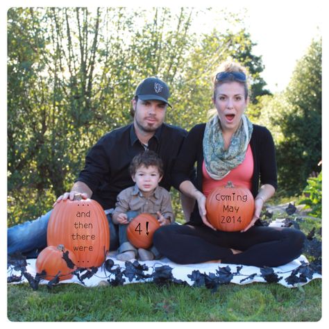 Our baby announcement ♥️ October Big Brother Announcement, November Pregnancy Announcement, 2nd Baby Announcement, Baby Number 2 Announcement, Halloween Baby Pictures, 2nd Pregnancy Announcements, Pumpkin Pregnancy Announcement, Halloween Baby Announcement, Thanksgiving Baby Announcement