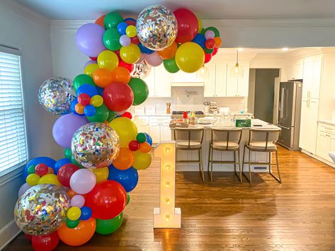 Primary Color Balloon Arch, Teletubbies Birthday Party, Baby Girl Birthday Decorations, 20th Birthday Party, Sprinkle Party, Elmo Birthday Party, Happy Birthday Art, Boy Birthday Party Themes, Girl Birthday Decorations