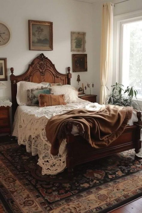 Hideaway Room, Bedroom Earthy, Landscape Interior, Vintage Bedroom Ideas, Bedroom Ideas Inspiration, Antique Bedroom, Victorian Bedroom, Vintage Bedroom, Vintage Room