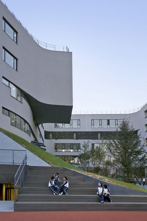 Gallery of Beijing No.4 High School Fangshan Campus / OPEN Architecture - 25 School Building Design, Open Architecture, School Hallways, School Interior, School Campus, Architecture Inspiration, Dream School, School Garden, Education Architecture