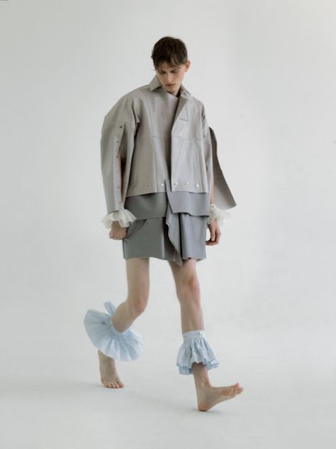 Modular Cycle | NOT JUST A LABEL Gender Neutral Fashion, Genderless Fashion, Androgynous Fashion, Fashion Photo, Look Fashion, Boy Fashion, Unisex Fashion, Fashion Magazine, Editorial Fashion