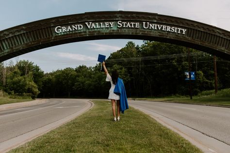 grand valley state university graduate / gaby — kaylee b photography Gvsu Graduation Pictures, Graduate Masters, Graduation Session, Cap And Gown Pictures, Grand Valley State University, 5 Year Plan, Grad Pictures, University Graduate, Grad Pic