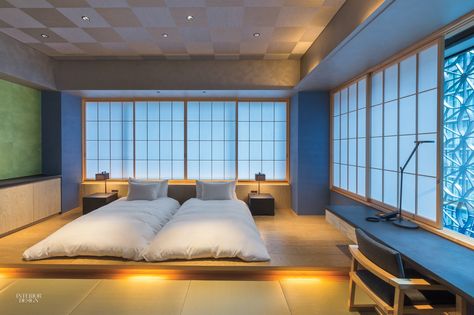 Hoshinoya Tokyo Spa Hotel by Rie Azuma Reinvents The Traditional Japanese Ryokan Ryokan Bedroom, Ryokan Interior, Japanese Floor Bed, Japan Bedroom, Modern Japanese Bedroom, Bedroom Japanese Style, Japanese Ryokan, Japan Room, Japanese Style Bedroom