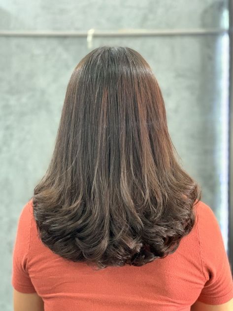 Circle Cut Hair, Circle Haircut, Manifestation Images, Haircuts For Medium Length Hair Layered, Armpit Length Hair, Step Cut Hairstyle, Haircuts For Long Hair Straight, Indian Hair Cuts, Hair Style On Saree