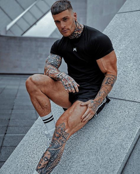 Harrison Twins, Shoulder Cap Tattoo, Red Rose Wedding, Inked Men, Leg Sleeves, Instagram Outfits, Mens Hairstyles Short, Leg Tattoos, Haircuts For Men