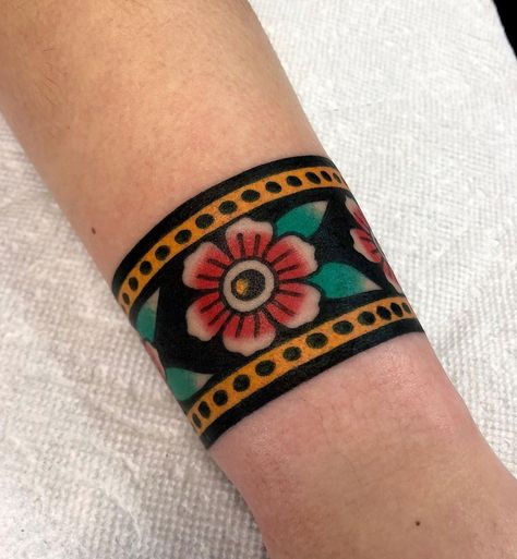 Traditional Tattoo Band, Ankle Cuff Tattoo, Cool Space Tattoos, Best Tattoos Ideas, Ankle Foot Tattoo, Unique Wrist Tattoos, Traditional Tattoo Flash Art, Cuff Tattoo, Unique Tattoo Ideas