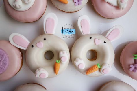 Bunny theme donut  by @serenesskitchen088 Bunny Donut Ideas, Bunny Doughnut, Cafe Pastries, Bunny Donut, Toast Art, Donuts Cake, Bunny Theme, Donut Cake, Mini Doughnuts