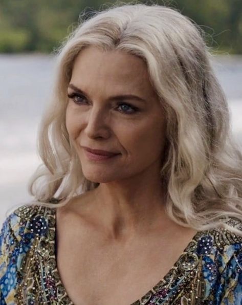 Michelle Pfeiffer in the movie Ant Man and the wasp Ant Man And The Wasp, The Wasp, Michelle Pfeiffer, Ageless Beauty, Aging Well, Old Hollywood Glamour, Wasp, 50 Fashion, Hollywood Glamour