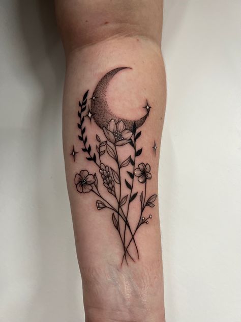 Night Garden Tattoo, Gothic Floral Tattoo, Garden Tattoos, Health Tattoo, Garden Tattoo, Bouquet Tattoo, Flower Tattoo Sleeve, Sleeve Ideas, Sleeves Ideas