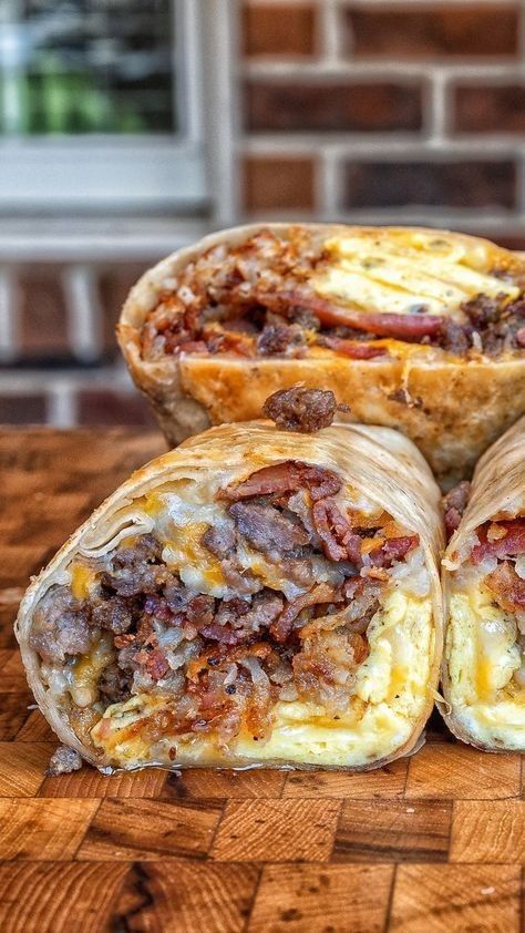 Beef Bacon Breakfast, Gourmet Breakfast Burritos, Carne Asada Breakfast Burrito, Ultimate Breakfast Burrito, Breakfast Burrito Recipe Bacon, Giant Burrito Recipe, Ground Beef Breakfast Burritos, Brisket Breakfast Burritos, Bunch Ideas Breakfast