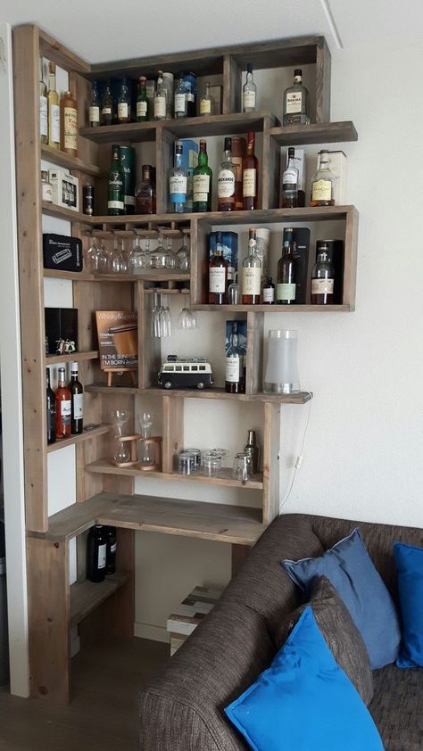 Whisky Storage Ideas, Whisky Shelf Ideas, Whiskey Shelf Ideas, Bar Shelves Ideas Liquor, Mancave Interior, Bar Shelves Ideas, Whisky Shelf, Whisky Regal, Bar Wall Ideas