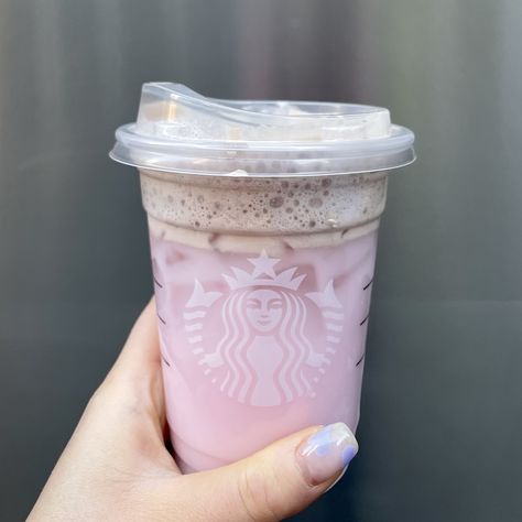 I Tried the Starbucks Chocolate-Covered-Strawberry Drink That's All Over TikTok Lavender Haze Drink, Chocolate Covered Strawberry Drink, Starbucks Chocolate, Strawberry Drink, Protein Milkshake, Passion Tea, Secret Menu Items, Strawberry Acai, Strawberry Drinks