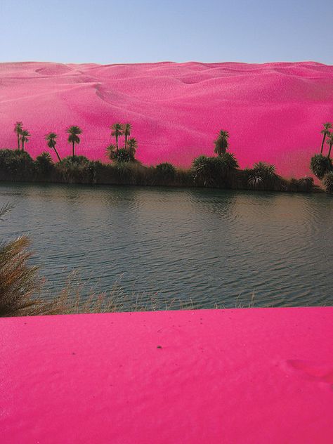 pink sand http://gwgarch.tumblr.com/ Pink Desert, Libya, Places Around The World, Amazing Nature, Mother Earth, Beautiful World, Wonders Of The World, Mother Nature, Nepal