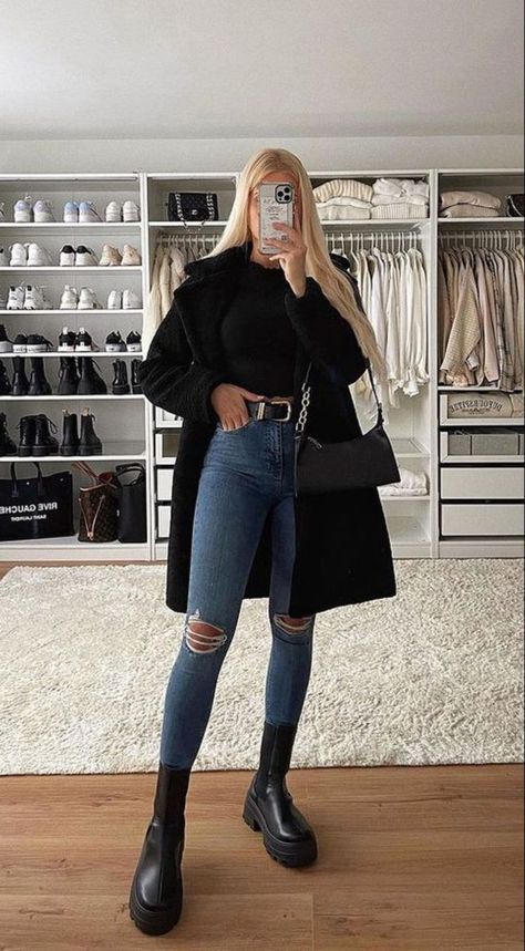 How To Style Chelsea Boots, Chelsea Boots Outfit, Outfit Botas, Classy Winter Outfits, Wardrobe Tips, Outfits Chic, Classy Casual Outfits, Nice Style, Looks Black