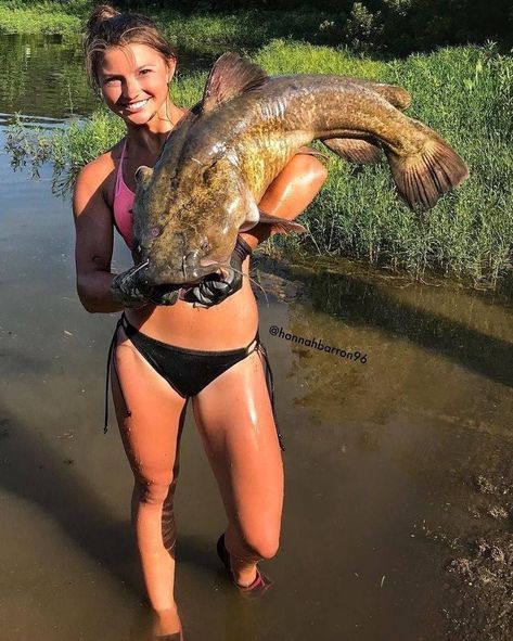 Hanna Barron, Hannah Barron, Bow Hunting Women, Flathead Catfish, Best Fishing Kayak, Popular Hobbies, Hunting Women, Hobbies For Men, Bowfishing