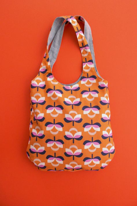 Gift Bag Pattern, Grocery Bag Pattern, Bag Free Pattern, Hobo Bag Patterns, Boho Style Bag, Tote Bag Pattern Free, Sew Bags, Fabric Gift Bag, Reversible Bag