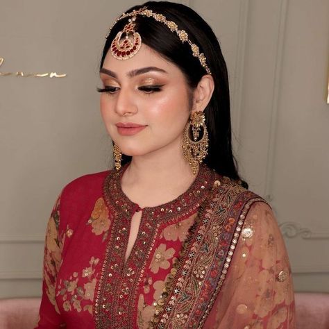 Maroon Saree Makeup Look, Maroon Lehenga Makeup Look, Makeup With Maroon Dress, Maroon Dress Makeup, Function Dress, Maroon Lehenga, Affan Waheed, Golden Makeup, Baby Boy Newborn Photography