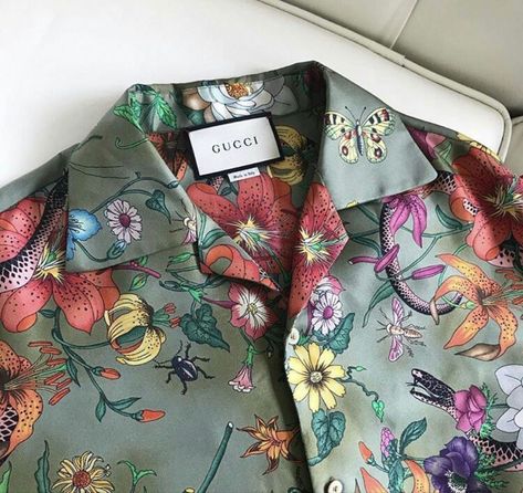 mad hatter aesthetic | alice in wonderland Floral Silk Shirt, Highsnobiety Fashion, Gucci Shirt, Gucci Floral, Aesthetic Outfits Men, Men Fashion Casual Outfits, Mode Inspo, Silk Shirt, Favorite Shirts