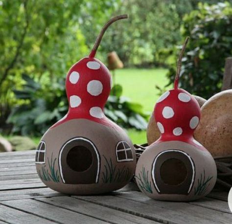 Gourd Ideas Projects, Hand Painted Gourds Bird Houses, Gourd Designs Ideas, Gourd Birdhouse Ideas Painting Patterns, Painting Gourds Ideas Diy, Apple Gourds Ideas, Gourd Gnomes, Painted Gourds Birdhouses, Gourd Art Patterns Free Printable