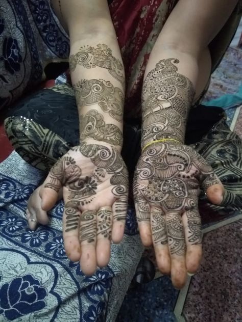 Front hand Mehndi design and bangle style design Front Hand Mehndi Design, Front Hand Mehndi, Hand Mehndi Design, Hand Mehndi, Front Hand, Bangles Style, Mehndi Designs For Hands, Mehndi Design, Hand Henna