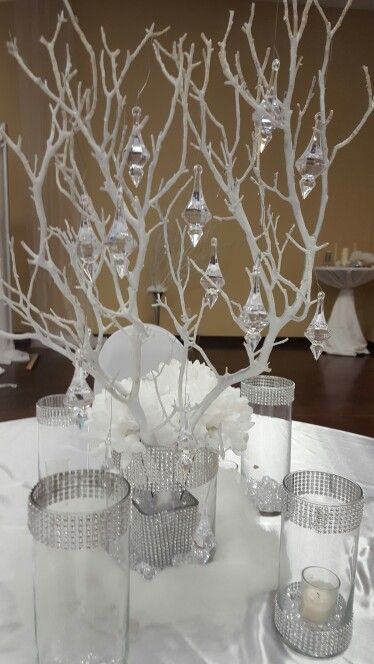 Frozen Table Decorations, Quinceanera Winter Wonderland, Diamond Theme Party, Blossom Tree Wedding, Wedding Centerpieces Ideas, Snowflake Centerpieces, Tree Wedding Centerpieces, Winter Gala, Winter Wonderland Party Theme