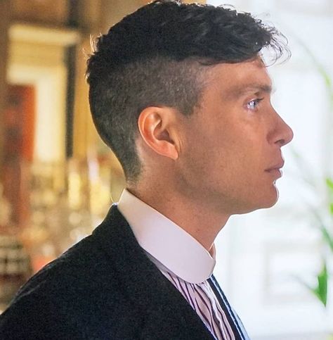 Thomas Shelby Haircut, Tommy Shelby Hair, Peaky Blinders Haircut, Peaky Blinders Hair, Pesky Blinders, Short Fade Haircut, Mens Hairstyles Fade, Mens Hairstyles With Beard, Tommy Shelby