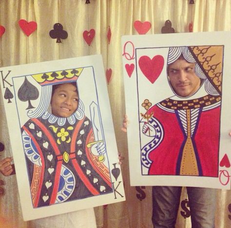 Casino Night Games Diy, Deck Of Cards Decorations, Casino Theme Party Games, Casino Birthday Theme, Casino Theme Party, Alice In Wonderland Crafts, Casino Birthday, Casino Theme Party Decorations, Vegas Theme