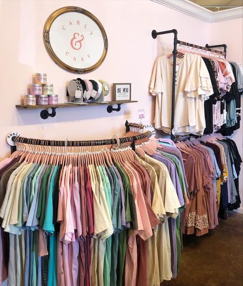 Boutique Dress Display Ideas, Best Boutique Interior Design, Clothes Hanging Ideas Boutique, Shirt Shop Interior Store Design, Salon And Clothing Boutique Ideas, Small Home Store Design, One Room Boutique Ideas, Indoor Boutique Ideas, Small Clothing Boutique Ideas Display