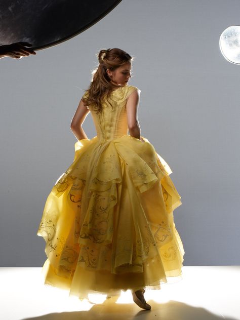 (2) Emma Watson Daily 📸 (@EmWatsonWeb) / Twitter Disney Belle, Belle Beauty And The Beast, Emma Thompson, Belle Beauty, Disney Princess Dresses, Belle Dress, Princess Belle, Vintage Princess, Disney Beauty And The Beast