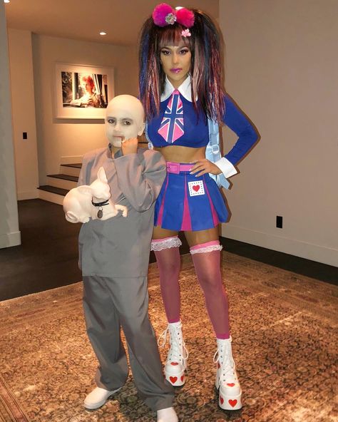 Kourtney Kardashian on Instagram: “I shall call him Mini-Me” Austin Powers Costume, Kourtney Kardashian And Scott, Christmas Halloween Decorations, Halloween Decorations Diy, Celebrity Costumes, Fashion Decades, Nightmare Before Christmas Halloween, Kardashian Kids, Austin Powers