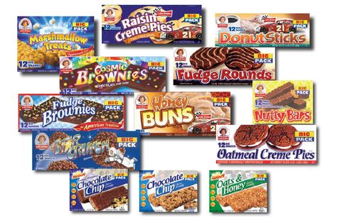 Little Debbie anything | 25 Foods You Probably Haven't Eaten Since You Were A Kid Lil Debbie Snacks, Christmas Tree Ice Cream, Creme 21, Little Debbie Snack Cakes, Nutty Bars, Raisin Pie, Lil Debbie, Debbie Snacks, Oatmeal Creme Pie