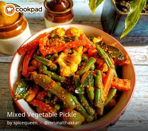 Mixed Vegetable Pickle Veg Pickle Recipe, Pickling Veggies, Vegetable Pickle, Indian Pickles, Vegetable Masala, Beans Curry, Pickle Recipe, Winter Vegetables, Pickled Veggies