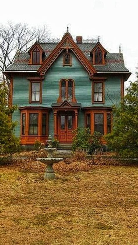 Victorian House Colors, Witchy House, Victorian Style Homes, Victorian Architecture, Victorian House, Exterior House, Style At Home, Abandoned Houses, Pretty House