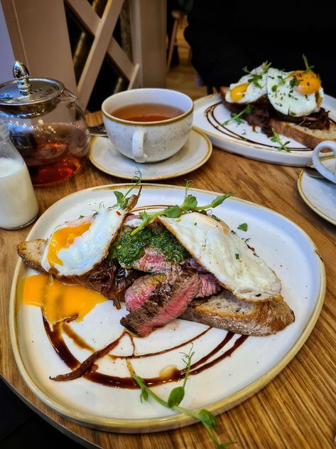 Steak And Eggs Plating, Steak And Egg Recipes, Steak N Eggs Breakfast, Breakfast With Steak, Steak Brunch Ideas, Steak And Eggs Breakfast, Costa Cafe, Egg Restaurant, Tiny Cafe