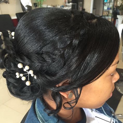 Natural+Wedding+Hairstyles African American Bride Hairstyles, Updos Hairstyles, Kids Hairstyles For Wedding, Black Hair Updo Hairstyles, Black Wedding Hairstyles, Natural Wedding Hairstyles, Best Wedding Hairstyles, Short Wedding Hair, Wedding Hair Down