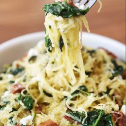 Spaghetti Squash with Bacon, Spinach and Goat Cheese Food Pasta Recipes, Spinach And Goat Cheese, Goat Cheese Recipes, Food Pasta, Spaghetti Squash Recipes, Buzzfeed Food, Squash Recipes, Veggie Dishes, Spaghetti Squash