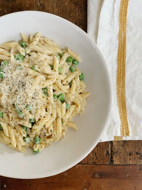 Alfredo With Peas, Vegan Pasta Noodles, Penne Alfredo, Pasta With Peas, Freeze Greens, One Skillet Meals, Homemade Alfredo, One Skillet, Bowtie Pasta